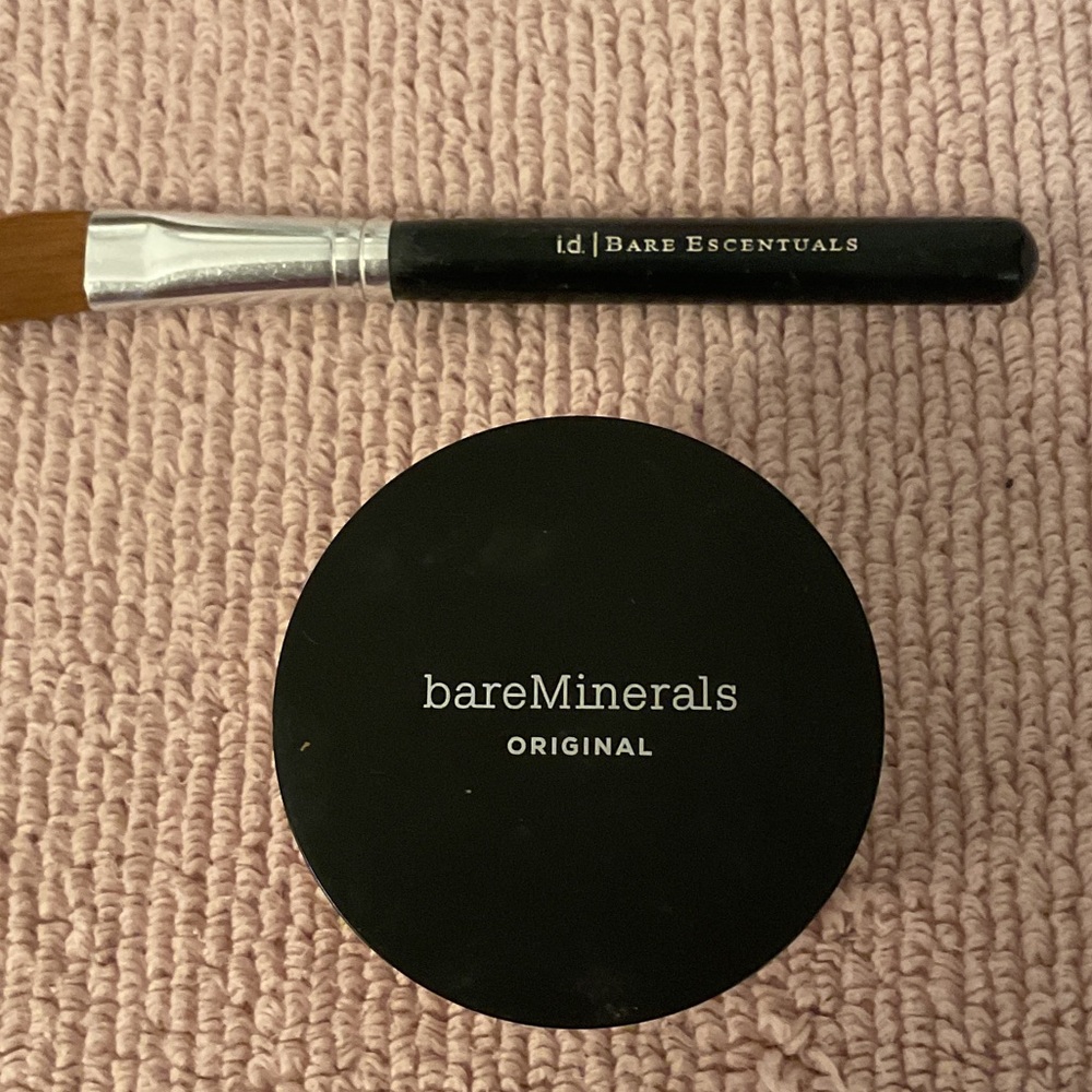Bare Escentuals concealer Brush and bareMinerals Original foundation powder